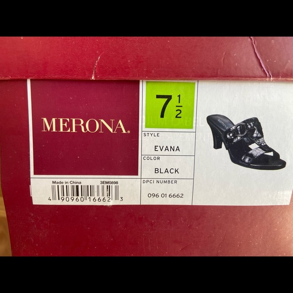 Sandals - Picture 3 of 3